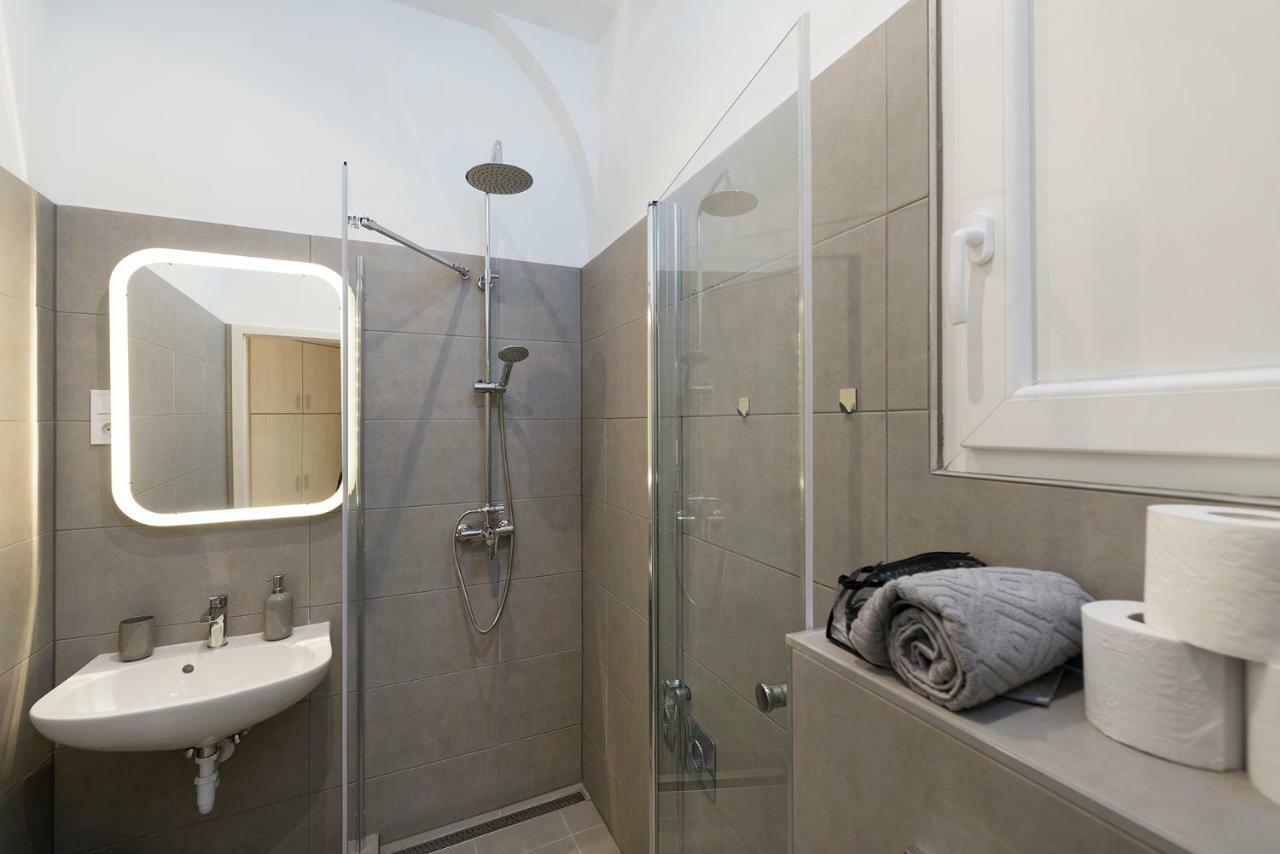 Astoria Flats 1 Apartment บูดาเปสต์ ภายนอก รูปภาพ